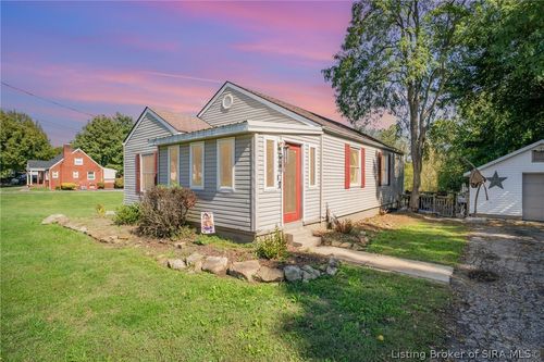 2928 Green Valley Rd, New Albany, IN, 47150-4377 | Card Image