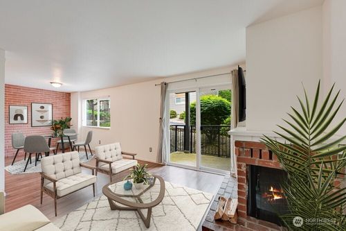 apt-b101-220 Sw Clark St, Issaquah, WA, 98027-3719 | Card Image