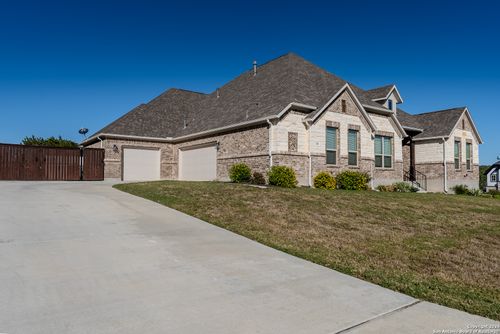 116 Moon Lane, Castroville, TX, 78009 | Card Image