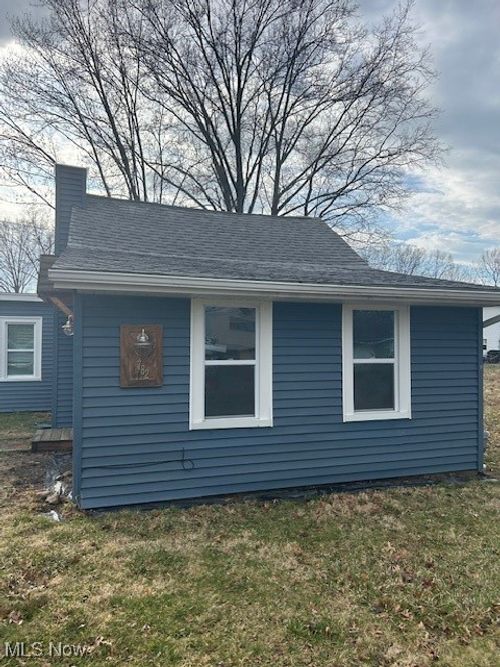 782 Grantwood Ave, Sheffield Lake, OH, 44054-1214 | Card Image