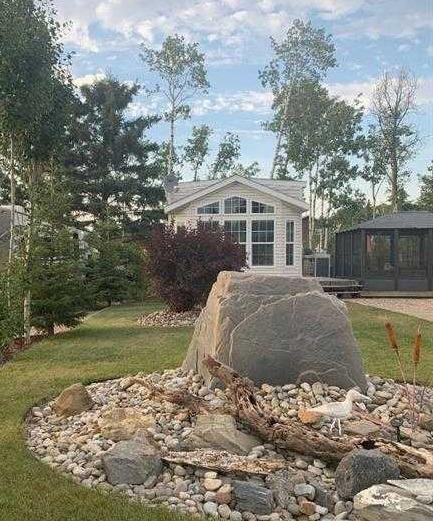 Residential in Lac Des Iles