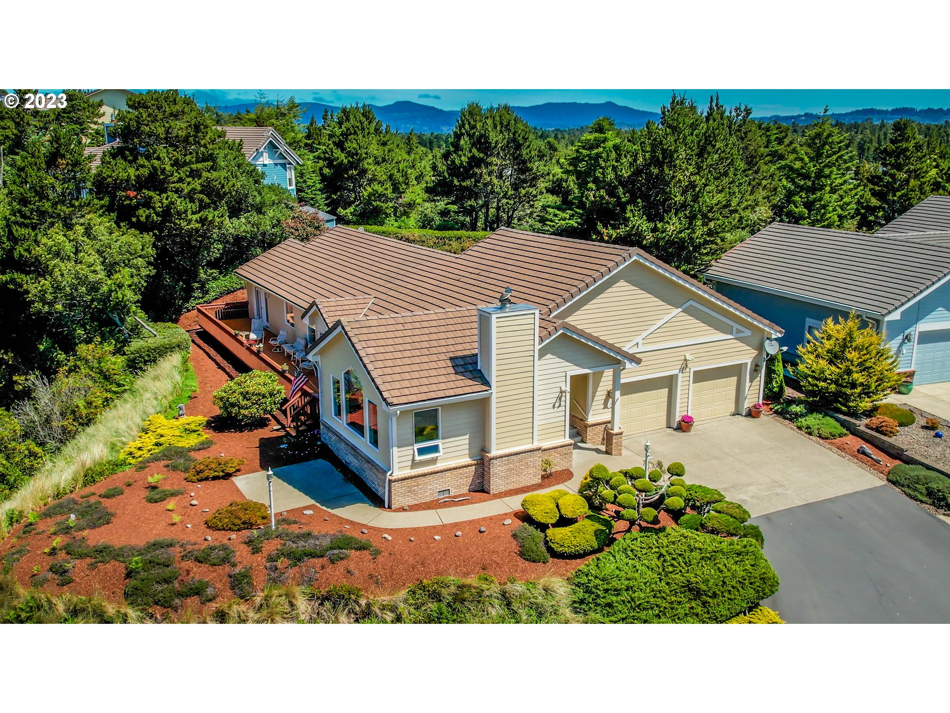 Shoreline Dr, Florence, OR 97439