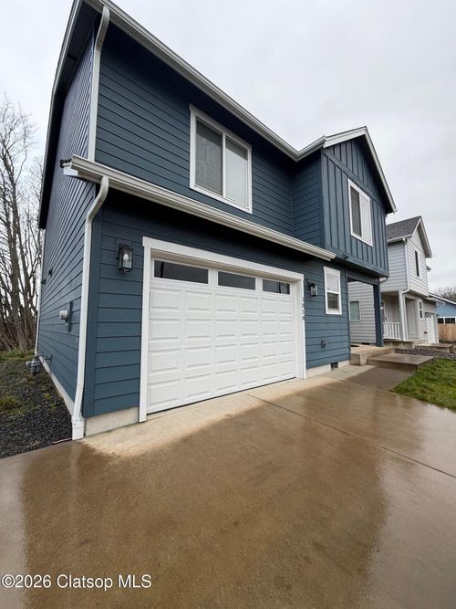 1010 2nd Avenue, Seaside, OR, 97138 | Card Image