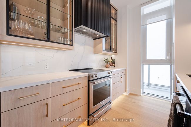 PH215 - 9000 Jane St, Condo with 2 bedrooms, 3 bathrooms and null parking in Concord ON | Image 10