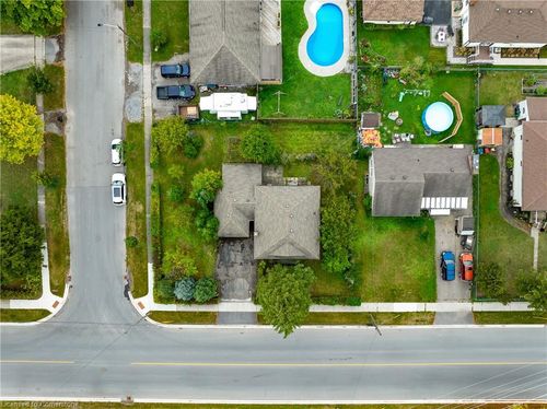 562 Broadway St, Welland, ON, L3C5M5 | Card Image