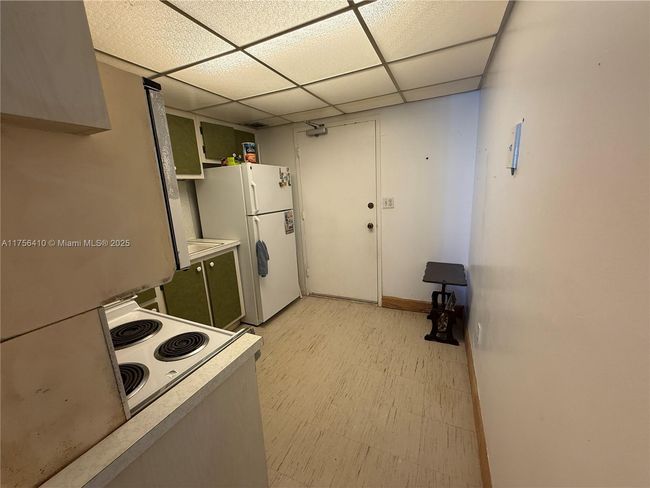 APT-707 - 401 Ocean Dr, Condo with 0 bedrooms, 1 bathrooms and null parking in Miami Beach FL | Image 18