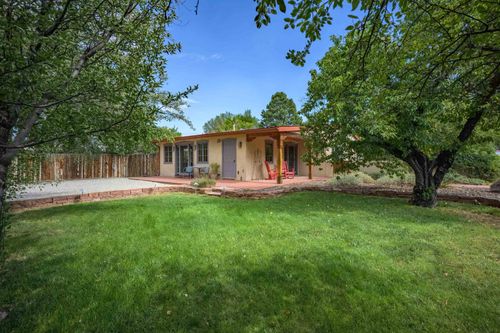 305 Guyora Lane, Taos, NM, 87571 | Card Image