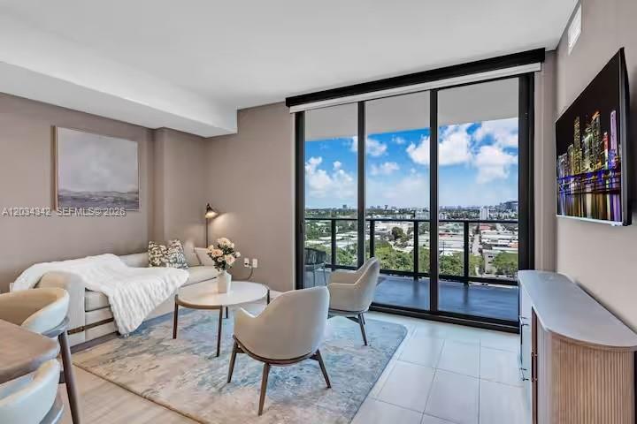 Residential Lease in Miami Beach 2