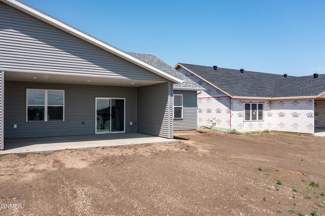 5631 Davies Dr, Townhouse with 3 bedrooms, 2 bathrooms and null parking in Bismarck ND | Image 22