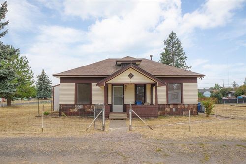 924 E Ladd St, Medical Lake, WA, 99022-9110 | Card Image