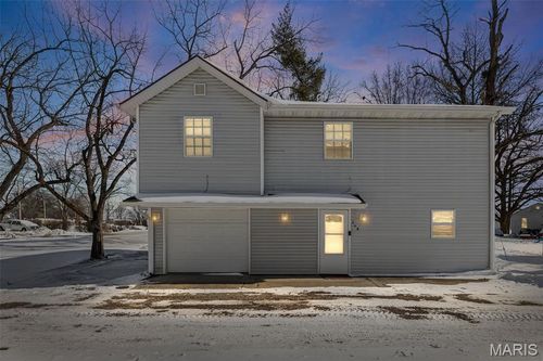 318 E Phillips St, Mascoutah, IL, 62258-2442 | Card Image