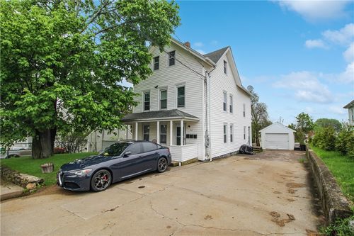143 Tower St, Westerly, RI, 02891-6804 | Card Image