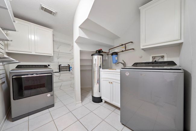 6310 Hidden Crest Way, House other with 5 bedrooms, 4 bathrooms and 2 parking in Sugar Land TX | Image 42