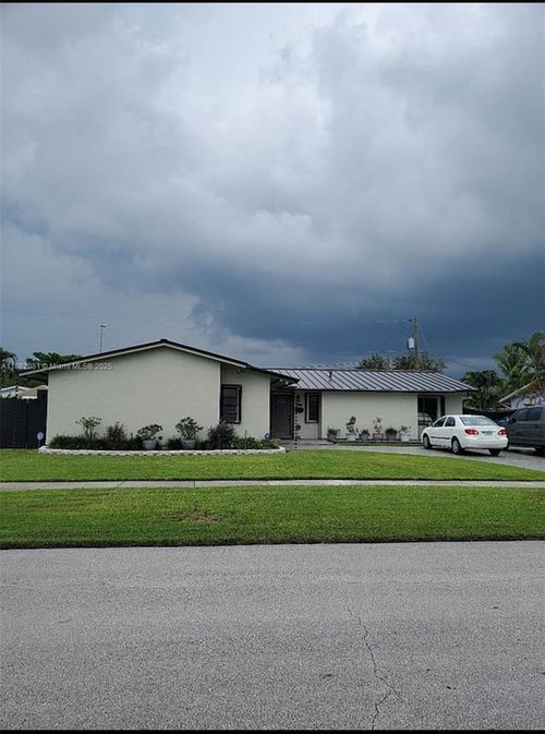 9817 Sw 194th St, Cutler Bay, FL, 33157-7869 | Card Image