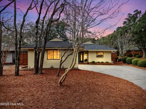 1300 Smith Bay Cir E, Wilmington, NC, 28405-4106 | Card Image