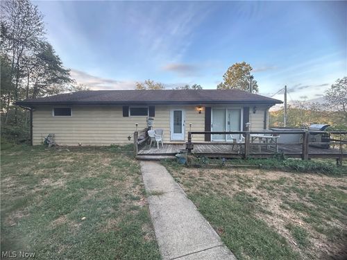 8188 Dozer Rd, Cambridge, OH, 43725-8826 | Card Image