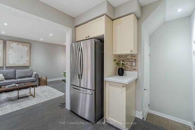 920 Mctrach Cres, House attached with 3 bedrooms, 3 bathrooms and 1 parking in Milton ON | Image 18