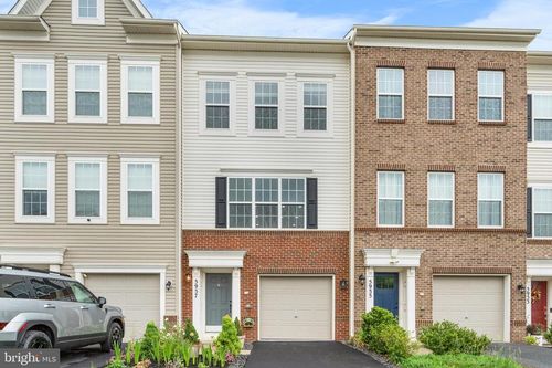 5957 Whelan Ln, FREDERICK, MD, 21703-8002 | Card Image