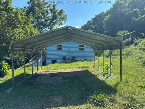 11161 Coal River Rd, Saint Albans, WV, 25177-8883 | Card Image