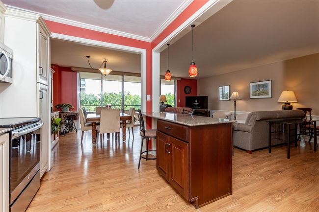 UNIT-604 - 3663 Grand Ave, Condo with 2 bedrooms, 2 bathrooms and null parking in Des Moines IA | Image 4