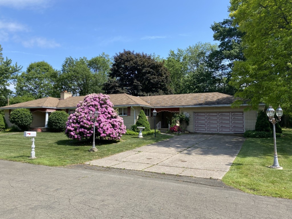 34th St, Erie, PA 16510