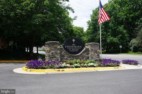 apt-203-1527 Lincoln Way, MCLEAN, VA, 22102-5882 | Card Image