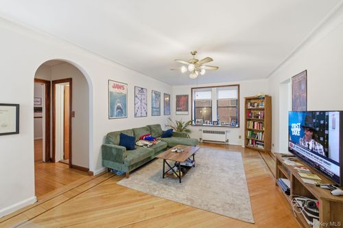 apt-3m-1 Broad Pkwy, White Plains, NY, 10601-3723 | Card Image