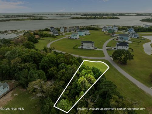 201 Marshside Ldg, Holly Ridge, NC, 28445-7400 | Card Image
