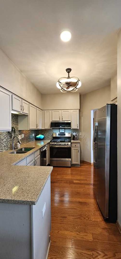 112-112 S Barton Trl, Batavia, IL, 60510-7631 | Card Image