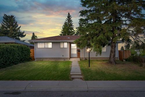 4204 Voyageur Dr Nw, Calgary, AB, T3A0J4 | Card Image