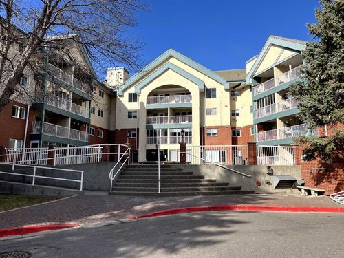 208-20 3 St S, Lethbridge, AB, T1J4P1 | Card Image