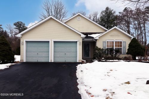 4 Stanton Ct, Whiting, NJ, 08759-2979 | Card Image