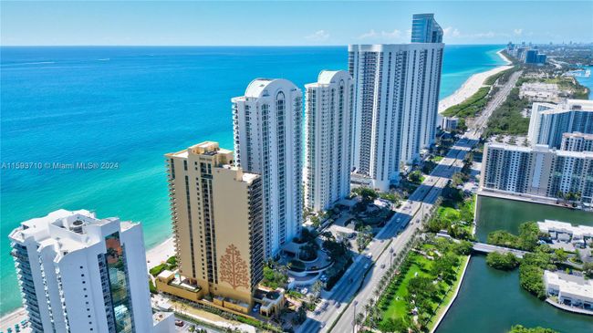 2602 - 16275 Collins Ave, Condo with 2 bedrooms, 2 bathrooms and null parking in Sunny Isles Beach FL | Image 1