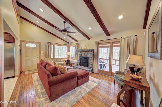 Living Room | Image 6