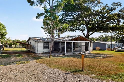132 Cherokee Cir, Smithville, TX, 78957-5219 | Card Image