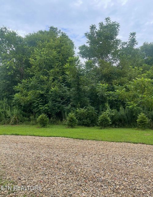 1453 River Chase Trl, Newport, TN, 37821-5322 | Card Image
