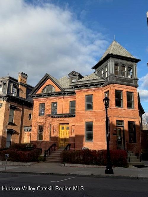 420 Warren St, Hudson, NY, 12534-2415 | Card Image
