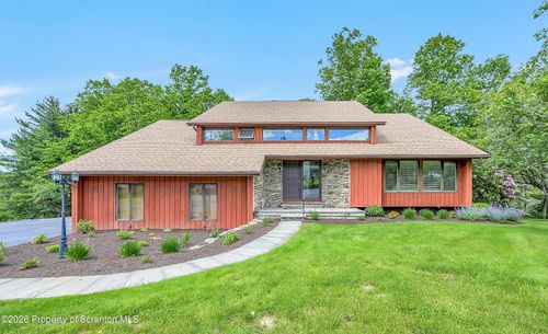 104 Glenview Ln, Waverly Twp, PA, 18411-8815 | Card Image