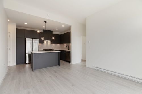 610-7936 206 St, Langley, BC, V2Y3X8 | Card Image