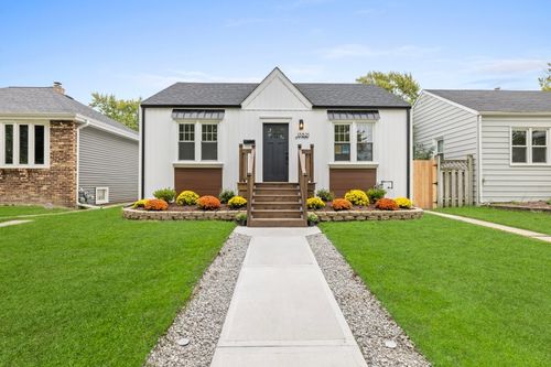 17821 Roy St, Lansing, IL, 60438-2326 | Card Image