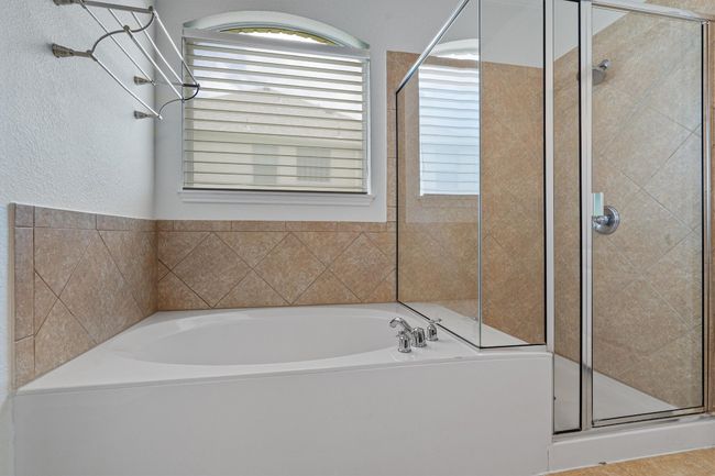 Walk-in Shower | Image 18