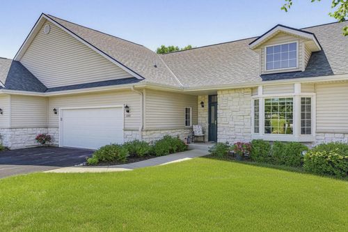 273 Cardinal Lane, Hartland, WI, 53029 | Card Image