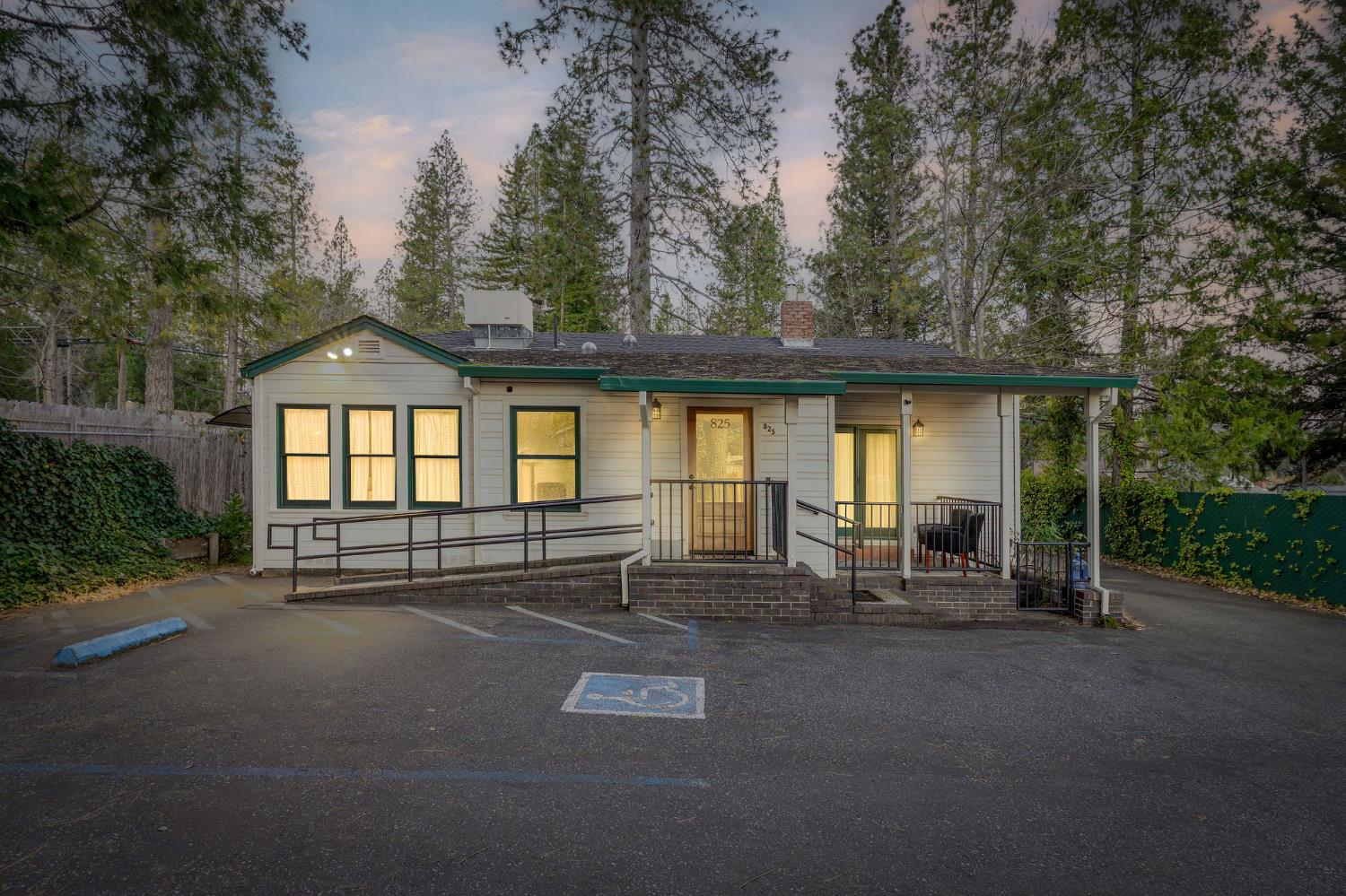 825 Zion St, Nevada City, CA 95959