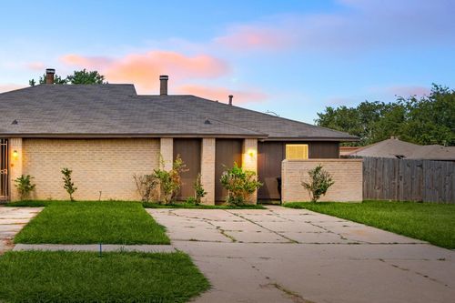 5434 Parkridge Dr, Houston, TX, 77053-5216 | Card Image