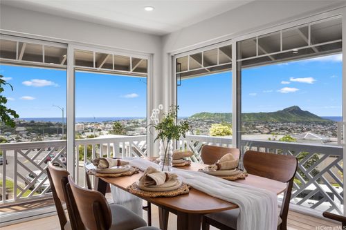 1482 Kalaepohaku St, Honolulu, HI, 96816-1823 | Card Image