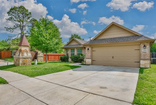 900 Vintage Ave, Gainesville, TX, 76240-5923 | Card Image
