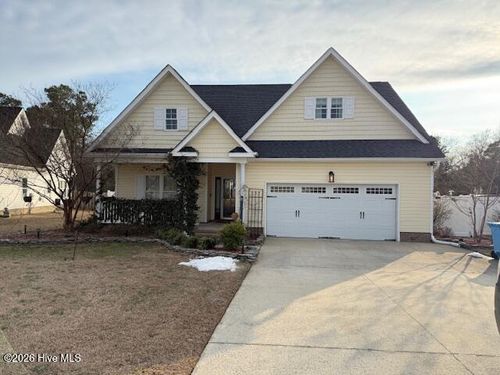 225 Wedgefield Cir, Maple Hill, NC, 28454-8711 | Card Image