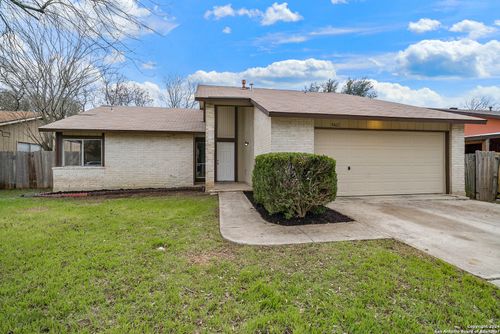 9462 Bowen Dr, San Antonio, TX, 78250-2803 | Card Image
