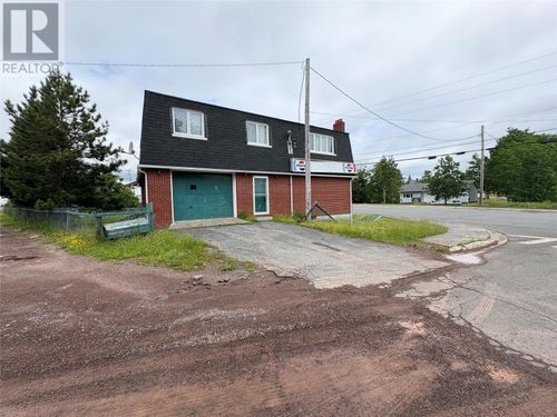11 Commonwealth Dr, Botwood, NL, A0H1E0 | Card Image