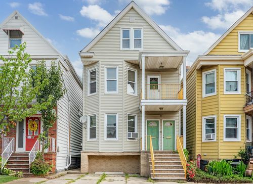 17 W 42nd St, Bayonne, NJ, 07002-3005 | Card Image